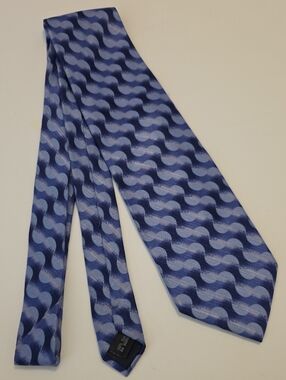 Men's Blue Wave Pattern Tie by